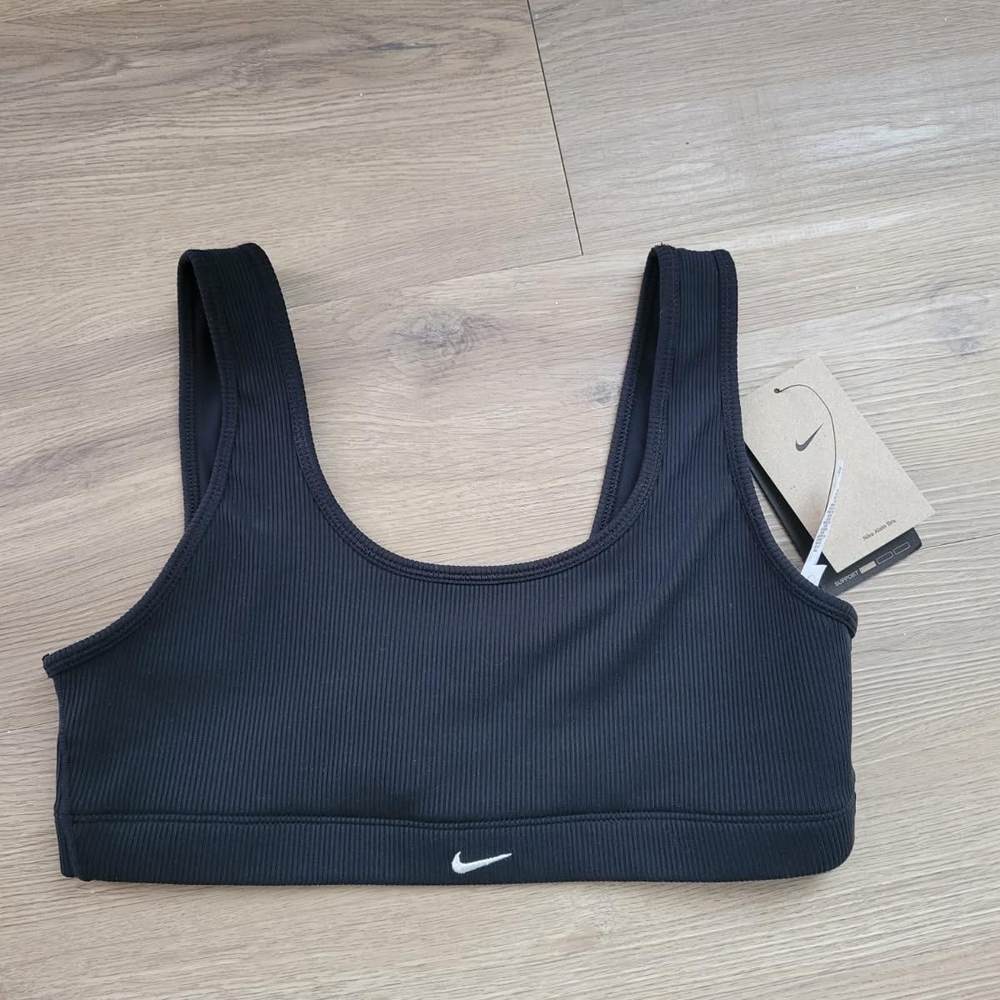 Nike Alate Ribbed Black Sports Bra